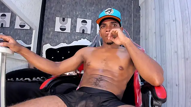 Snapshot of Jack_Muscles69_ chatting on 02/21/25, 01:11 Jack Muscles69 online show from 02/21/25, 01:11