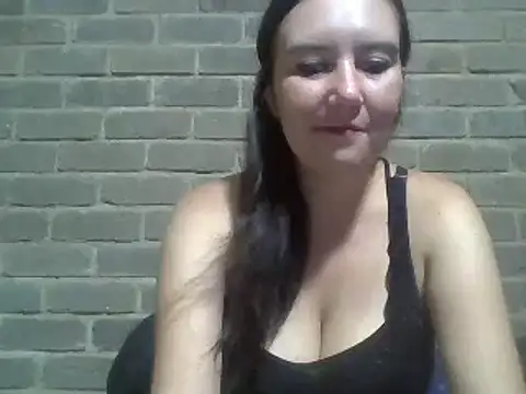 Snapshot of EksJouneMwah chatting on 01/07/25, 12:52 EksJouneMwah online show from 01/07/25, 12:52