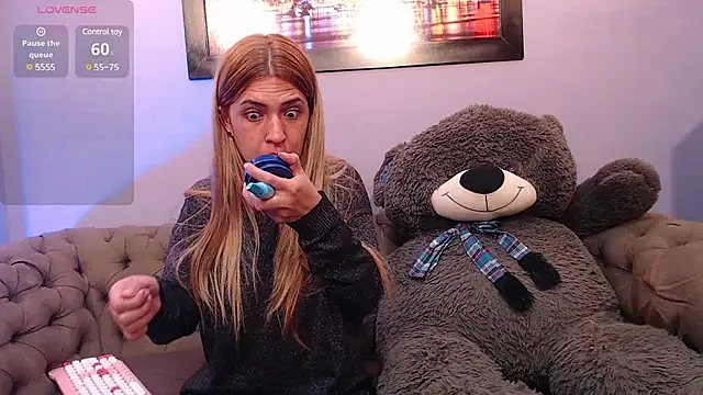 EvaaLovia1 online show from 02/28/25, 01:25