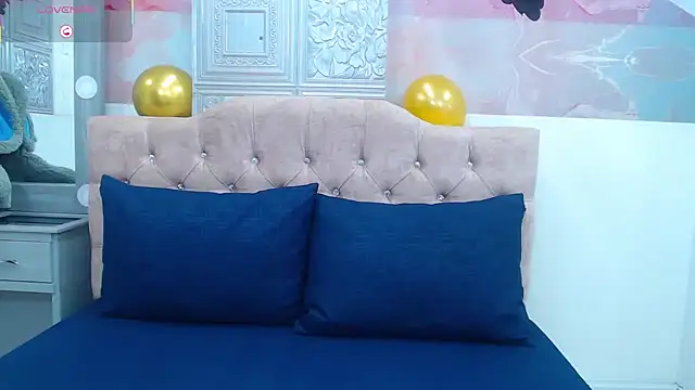 EvaaLovia1 online show from 03/18/25, 01:31