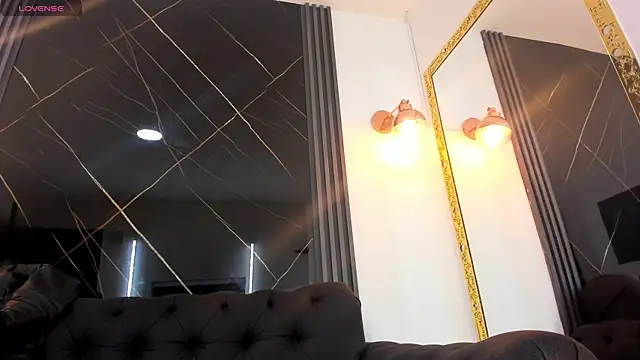 EvaaLovia1 online show from 10/17/25, 01:25