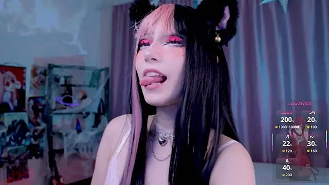 Carolina Leep online show from 10/18/25, 01:23