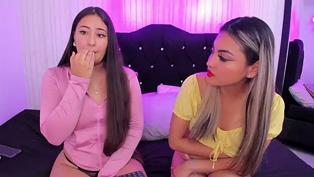 Snapshot of alice_dakota chatting on 12/12/24, 03:43 alice dakota online show from 12/12/24, 03:43