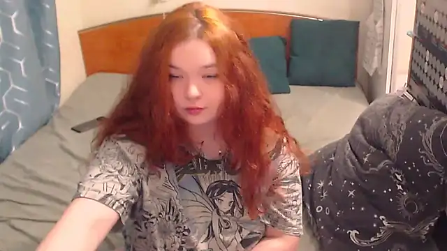 Snapshot of HaleyRoute chatting on 10/31/25, 05:03 HaleyRoute online show from 10/31/25, 05:03