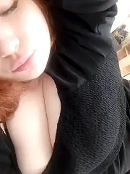 Snapshot of HaleyRoute chatting on 11/05/25, 03:56 HaleyRoute online show from 11/05/25, 03:56