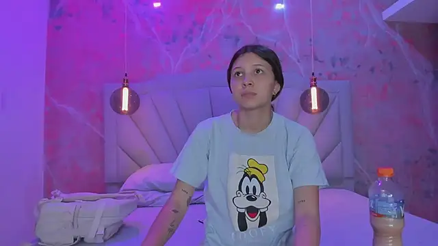 AngelaaCute  online show from 03/13/25, 12:02