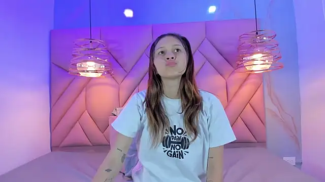 AngelaaCute  online show from 03/17/25, 12:25