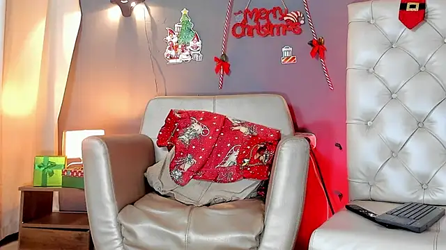 Snapshot of HerculesWheeler chatting on 12/17/24, 07:26 HerculesWheeler online show from 12/17/24, 07:26