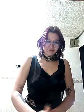 Snapshot of SukiFuyu_ chatting on 11/06/25, 09:05 SukiFuyu online show from 11/06/25, 09:05