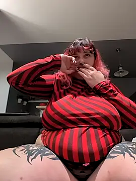 LadyRochester online show from 10/25/25, 01:13