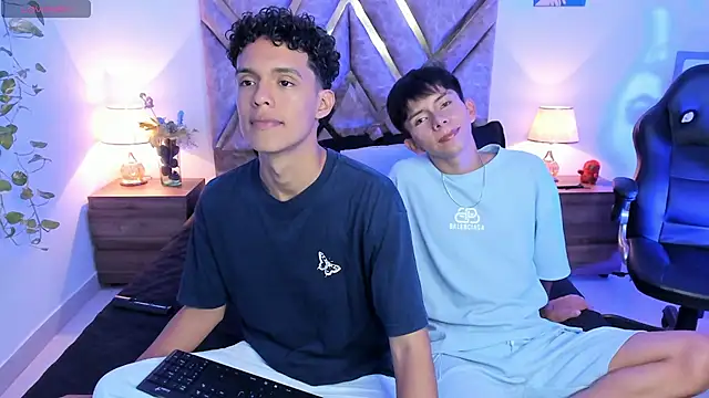 Snapshot of nickolas_moon chatting on 09/28/25, 06:13 nickolas moon online show from 09/28/25, 06:13