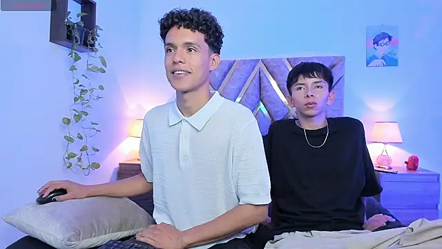 Snapshot of nickolas_moon chatting on 09/29/25, 05:40 nickolas moon online show from 09/29/25, 05:40