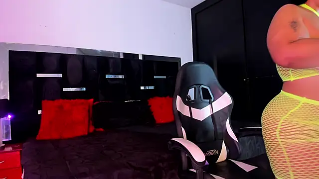 Tasha Sant online show from 10/15/25, 07:25