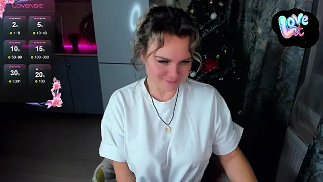 candy queeen online show from 12/08/24, 10:47