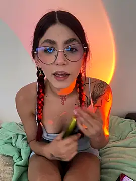 Snapshot of AnnyCherry_ chatting on 09/19/25, 08:53 AnnyCherry online show from 09/19/25, 08:53