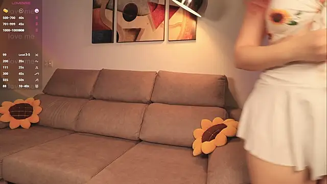 Snapshot of Golden_Rosse chatting on 01/11/25, 09:15 Golden Rosse online show from 01/11/25, 09:15