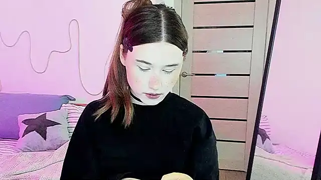 Snapshot of Stella_Sunny chatting on 12/05/25, 05:20 Stella Sunny online show from 12/05/25, 05:20