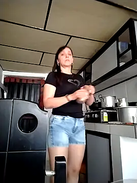 natalie cowens online show from 10/07/25, 09:01