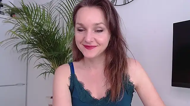 Snapshot of AliciaDesire chatting on 02/04/25, 11:05 AliciaDesire online show from 02/04/25, 11:05