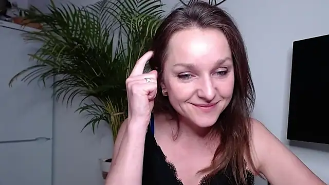Snapshot of AliciaDesire chatting on 02/19/25, 06:21 AliciaDesire online show from 02/19/25, 06:21