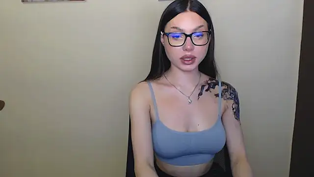 Snapshot of Cutesweetheart chatting on 02/04/25, 12:44 Cutesweetheart online show from 02/04/25, 12:44