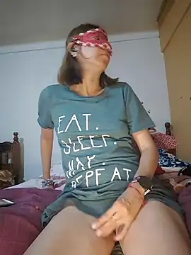 Lunababymylove online show from 01/05/25, 05:20