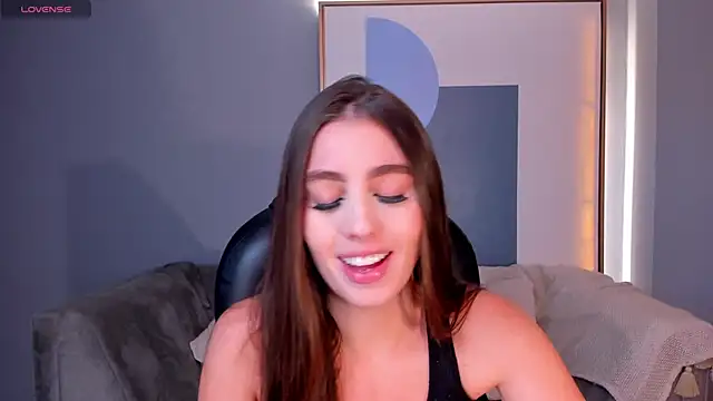 Snapshot of DolcieElliot chatting on 03/03/25, 12:04 DolcieElliot online show from 03/03/25, 12:04