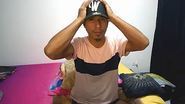 Snapshot of michaelhotbbc chatting on 11/20/25, 03:18 michaelhotbbc online show from 11/20/25, 03:18