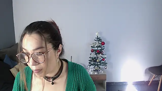Snapshot of Miiaa_wallace chatting on 12/22/24, 01:00 Miiaa wallace online show from 12/22/24, 01:00