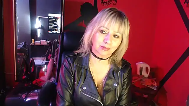 KLOE PIELL online show from 11/10/25, 09:03