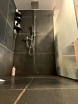 Snapshot of an0niem chatting on 09/20/25, 01:12 an0niem online show from 09/20/25, 01:12