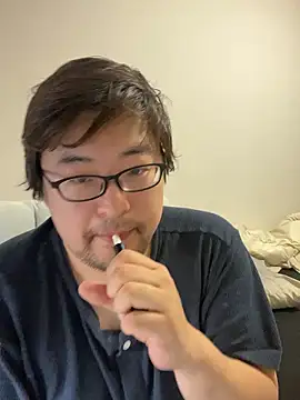 Snapshot of yuuki198912 chatting on 10/27/25, 10:03 yuuki198912 online show from 10/27/25, 10:03