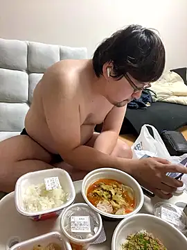 Snapshot of yuuki198912 chatting on 10/28/25, 02:09 yuuki198912 online show from 10/28/25, 02:09