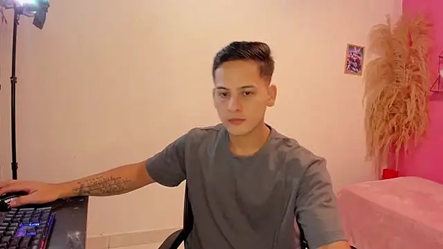 Snapshot of JANER_03 chatting on 10/10/25, 04:44 JANER 03 online show from 10/10/25, 04:44