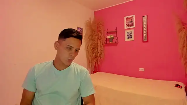 Snapshot of JANER_03 chatting on 10/29/25, 04:09 JANER 03 online show from 10/29/25, 04:09