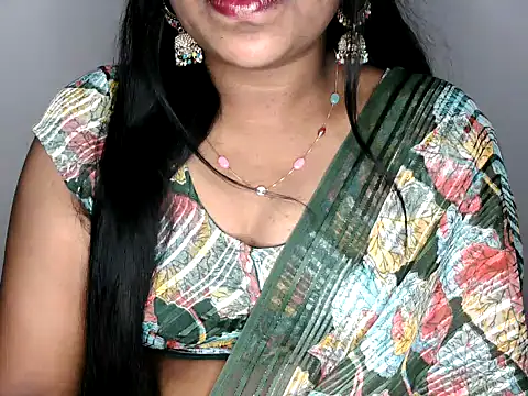 shila20 online show from 10/28/25, 08:33