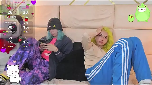 -kisa  online show from 10/22/25, 02:01