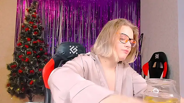 Snapshot of Seductive_She_Wolf chatting on 01/24/25, 01:03 Seductive She Wolf online show from 01/24/25, 01:03