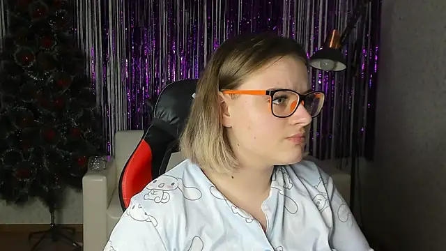 Snapshot of Seductive_She_Wolf chatting on 02/05/25, 03:42 Seductive She Wolf online show from 02/05/25, 03:42