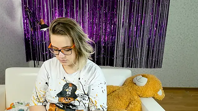 Snapshot of Seductive_She_Wolf chatting on 03/01/25, 05:31 Seductive She Wolf online show from 03/01/25, 05:31