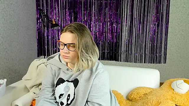 Snapshot of Seductive_She_Wolf chatting on 03/02/25, 05:25 Seductive She Wolf online show from 03/02/25, 05:25