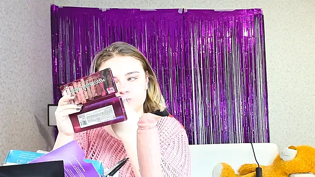 Snapshot of Seductive_She_Wolf chatting on 03/05/25, 09:16 Seductive She Wolf online show from 03/05/25, 09:16