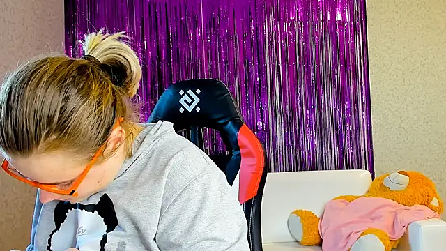 Snapshot of Seductive_She_Wolf chatting on 03/07/25, 12:34 Seductive She Wolf online show from 03/07/25, 12:34