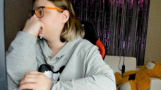 Snapshot of Seductive_She_Wolf chatting on 03/11/25, 05:57 Seductive She Wolf online show from 03/11/25, 05:57