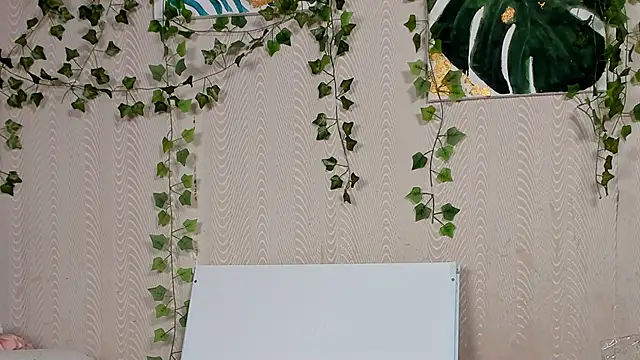 Snapshot of Seductive_She_Wolf chatting on 09/23/25, 05:54 Seductive She Wolf online show from 09/23/25, 05:54