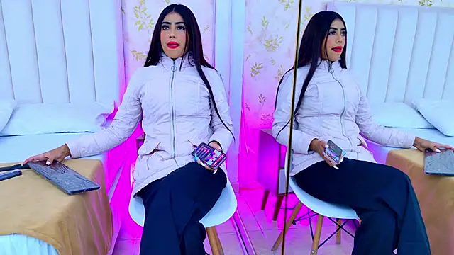 Mia-Monroe online show from 10/10/25, 07:57