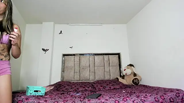 Snapshot of alanaanddaphne chatting on 11/13/25, 03:55 alanaanddaphne online show from 11/13/25, 03:55