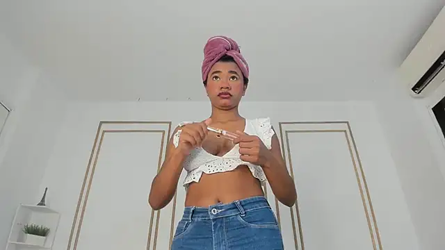 Snapshot of ashley_lemus chatting on 02/21/25, 12:28 ashley lemus online show from 02/21/25, 12:28