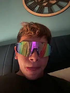 Snapshot of calleaaaa chatting on 10/23/25, 10:14 calleaaaa online show from 10/23/25, 10:14