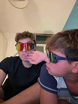 Snapshot of calleaaaa chatting on 10/27/25, 06:01 calleaaaa online show from 10/27/25, 06:01